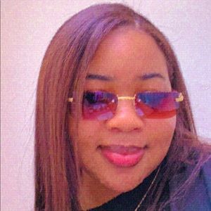 Meet your Posher, Lynisa